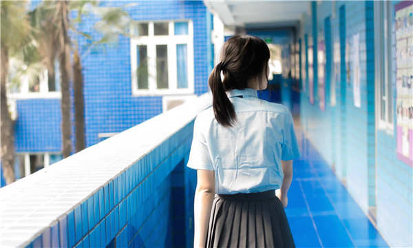 巴宜如何找到一个可以帮助我生孩子的女人？