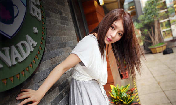 巴宜想找一个女性生孩子给报酬-｛找个女人生孩子多少钱｝